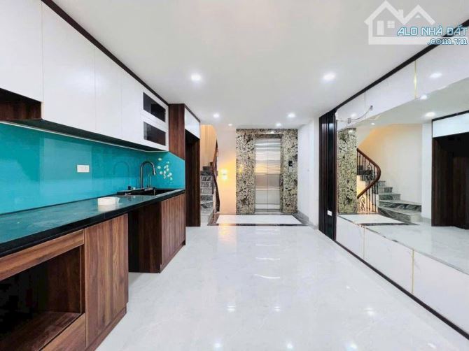 10 TỶ CÓ NGAY NHÀ ĐẸP TẠI NGÃ TƯ CÂU GIẤY DT LÊN ĐẾN 45M2 - 3