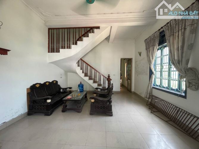 NGÕ Ô TÔ - KINH DOANH TỐT - 2 MẶT THOÁNG ĐẸP.Ô TÔ NGỦ TRONG SÂN NHÀ. DT:120M -MT: 5.2M -D - 3