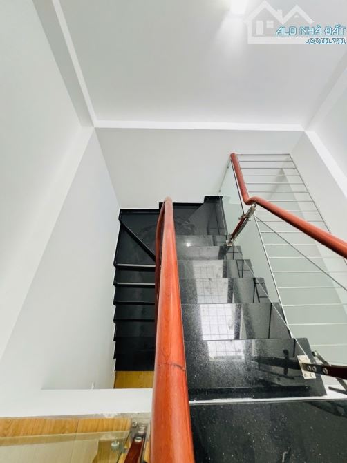 Anh Phát cần bán nhà Mễ Trì, 5 tầng, dân xây. Nội thất đầy đủ. Giá nhỉnh 7 tỷ. - 2