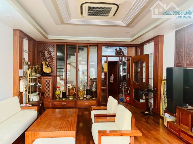 Giảm gần 2 tỷ, Chủ nhà chơi lớn tặng Toàn bộ Nội thất Gỗ quý - 3