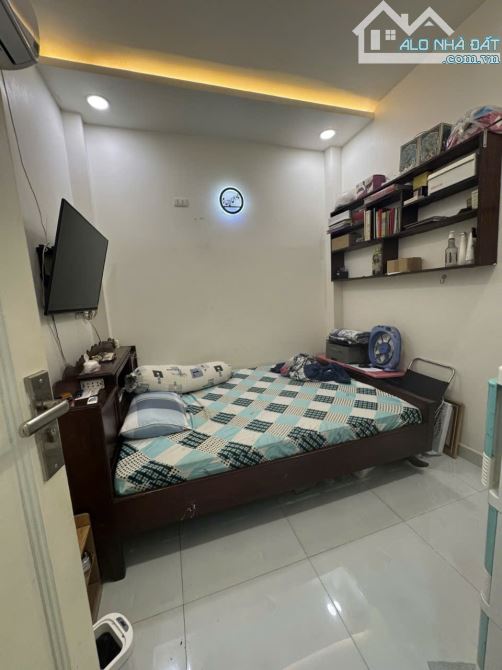 Quận 6, Sau mặt tiền Bà Hom, Nhà đẹp 5 tầng, Ngang 4m5, - 3