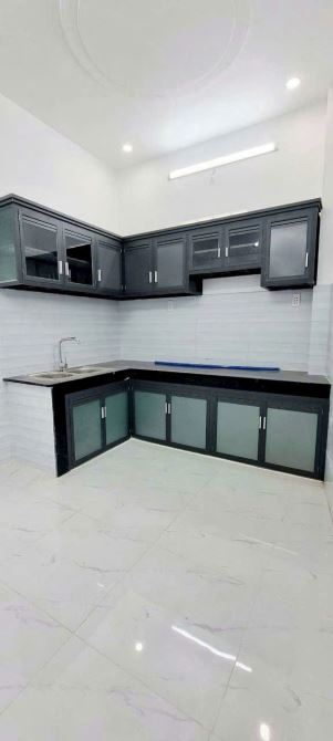 NHÀ SỔ RIÊNG TRỆT 2 LẦU- GIÁ NHỈNH 1TY8- DTSD 120M2 NGAY UBND LONG HẬU - 3