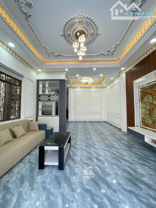 Bán Nhà Biệt Thự Đẹp 90m2, Ngang 6m - UBND Nhà Bè - Đường Nguyễn Bình - Chỉ 4,3 Tỷ - 3