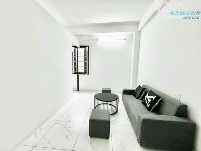Cho Thuê CCMN 230 Mễ Trì Thượng Nam Từ Liêm 35m2 1N1K Cửa Sổ Ban Công Thang Máy 6P - 3