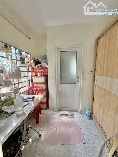 Hẻm 6M ô tô vào nhà ngay Phố Ẩm Thực Hồ Thị Kỷ. 3 tầng còn mới. Ngang 6m đẹp. Chỉ 6,x tỷ - 3