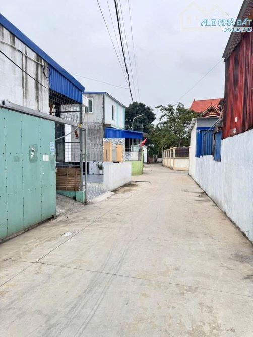 Bán đất Hoàng Lâu. 60m2. Ngõ thông 4m - 3