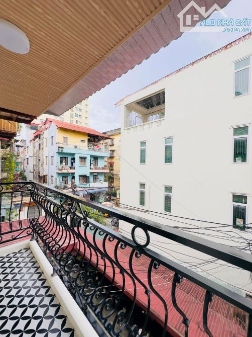 Chỉ Hơn 4 Tỷ🔥Tập thể Giảng Võ 3 Ngủ+WC🔥Nhà Đẹp Ở Luôn🔥75m2🔥Oto đỗ🔥Sổ riêng chính chủ - 3