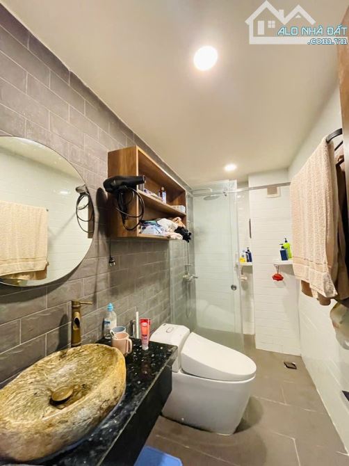Nhà 3 tầng đường THẠNH XUÂN 52, phường THẠNH XUÂN, Q12, dt68m²(4,5x16).Hẻm 5m ,giá 4,2 tỷ - 4