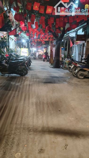Đống Đa - CCMN 2 THOÁNG - ÔTÔ SÁT NHÀ - 90m2, dòng tiền 135 triệu/tháng - 25.8 tỷ - 4