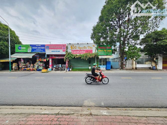 Nhà mặt tiền đường Nguyễn Thái Học, phường Tân Đông Hiệp, TP Dĩ An. 37,2 tỷ - 4