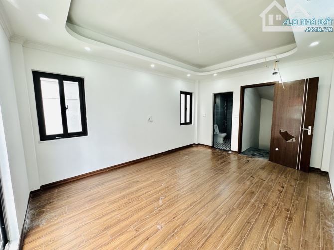 SIÊU PHẨM NHÀ CỔ NHUẾ 6 TẦNG PHÂN LÔ 20m Ô TÔ TRÁNH. Tc nhỉnh 7tỷ - 4