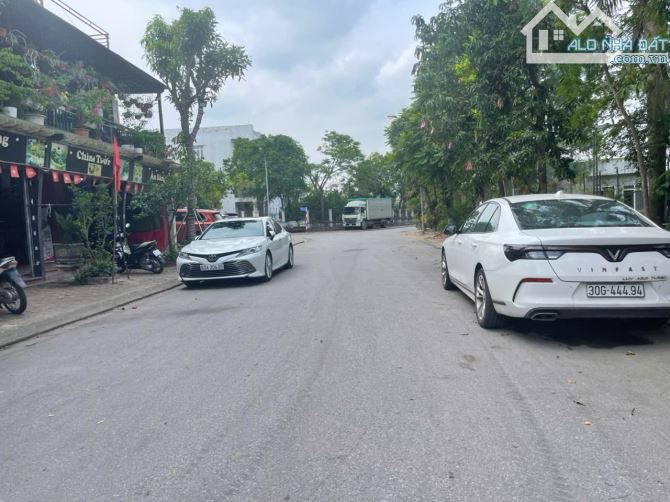 Chủ cần tiền giảm sốc 1 tỷ lô đất 108m mặt phố Chính Trung Trâu Quỳ, tặng xưởng cho thuê 1 - 4