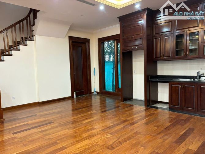 Cho thuê biệt thự khu đô thị Phú Lương Hà Đông, DT 200m x 3,5T, nhà đẹp ô tô đỗ cửa giá 25 - 4