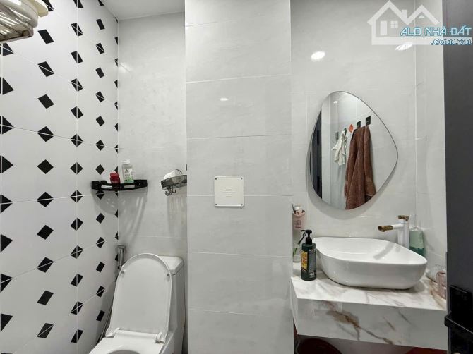 Siêu Phẩm! Nhà Đẹp Vào Ở Ngay - 218/13/1B Nguyễn Duy Cung - 5X9m - 5 tầng - Giá TỐt ! - 4
