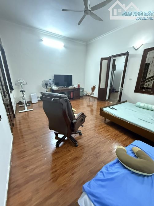 Ô tô tránh Tây Sơn, mặt ngõ to như MP, diện tích 95m2, mặt tiền 6,5m, thông tứ phía, 27 tỷ - 4