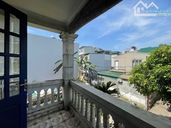 NGÕ Ô TÔ - KINH DOANH TỐT - 2 MẶT THOÁNG ĐẸP.Ô TÔ NGỦ TRONG SÂN NHÀ. DT:120M -MT: 5.2M -D - 4