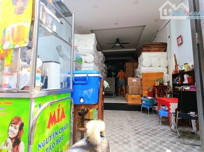 Nhà bán: đường Nguyễn Bá Tồng. Q Tân Bình. DTSD 72m2. 4 tầng. Giá 10,5 tỷ - 4