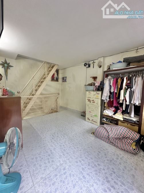 Hẻm 6M ô tô vào nhà ngay Phố Ẩm Thực Hồ Thị Kỷ. 3 tầng còn mới. Ngang 6m đẹp. Chỉ 6,x tỷ - 4