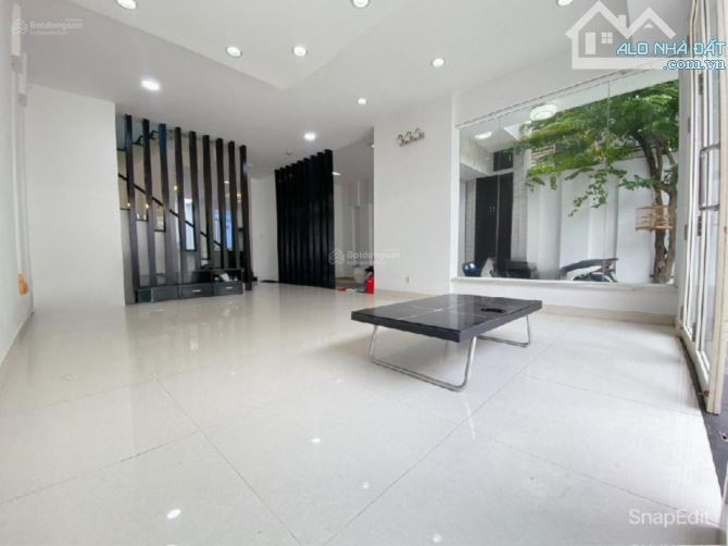 BÁN BIỆT THỰ VEN SÔNG - KHÔNG GIAN SỐNG ĐẲNG CẤP, CHỦ BÁN GẤP!  9X20M , 3 TẦNG, GIÁ - 4