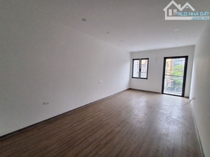 Bán nhà Hoa Lâm,Long Biên 5 tầng,83m oto tránh chỉ 14 tỷ - 4