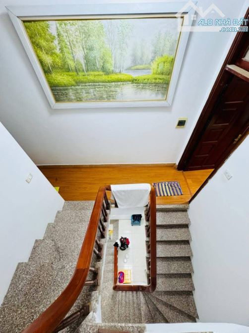 BÁN NHÀ TRẦN CUNG MẶT NGÕ THÔNG SÁT PHỐ DT70m2**MT6m*5 TẦNG DÂN XÂY. 12.5 TỶ