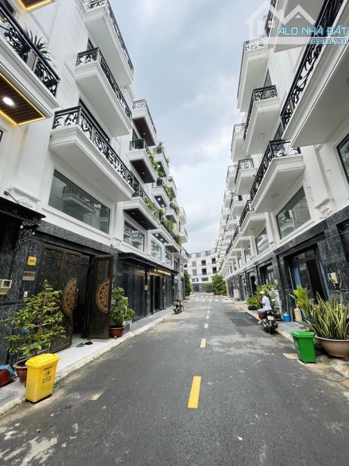 Nhà Đẹp Thạnh Xuân -  51m2 - 4 Tầng - Đường 8m - khu phân lô đẹp - Giá 5.9 tỷ - 5