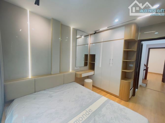 Ngon! Bán Nhà Trần Quốc Vượng, Cầu Giấy -Gần Phố -3Thoáng - Gần TTTM - 35 M2- 5Tầng - 8Tỷ - 5