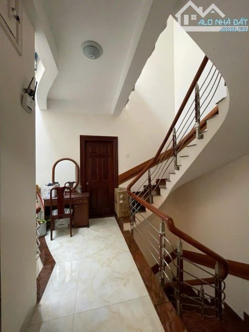 Cần bán nhà hẻm nhựa 8m đường Trường Sơn--Hồng Hà---DT: 6x20m--4 tầng-- giá 22 tỷ - 5