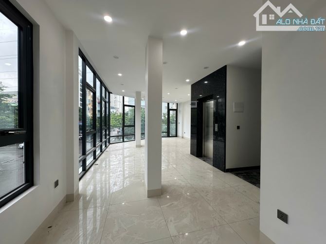 Cho thuê văn phòng tại Hoàng Công - Kdt Mậu Lương DT 65m2 giá rẻ, ô tô đỗ cửa - 5