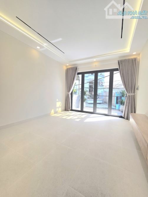 NHÀ ĐẸP - HẺM XE HƠI - LINH XUÂN - 2 TẦNG - NHỈNH 4 ĐỒNG - 5