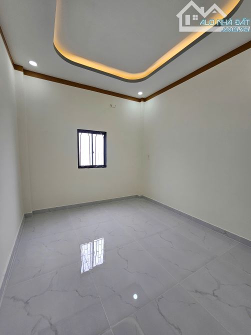 NHÀ MỚI DỌN VÔ Ở NGAY - 2 TẦNG - HẺM XE HƠI - NGAY TRUNG TÂM XUÂN THỚI ĐÔNG - HÓC MÔN - GI - 5