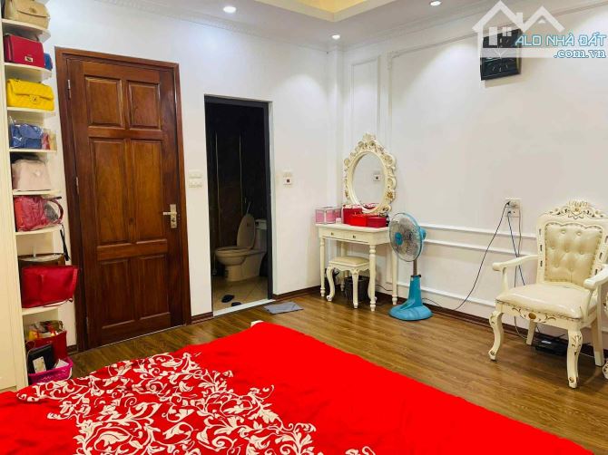 TÔI LÀ CHỦ NHÀ CẦN BÁN CĂN NHÀ tại XÃ ĐÀN 35 x 5 tầng 9,3 tỷ - 5