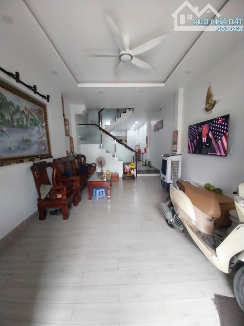 Tương Lai Mặt Tiền Đường Vành Đai Trong - Sát Aeon Tên Lửa - 5 TẦNG - Hoàn Công Đủ- 8,2Tỷ - 5