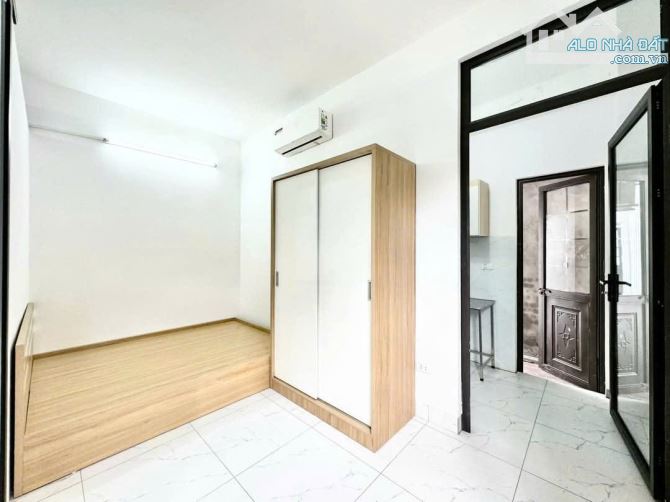 Cho Thuê CCMN 230 Mễ Trì Thượng Nam Từ Liêm 35m2 1N1K Cửa Sổ Ban Công Thang Máy 6P - 5
