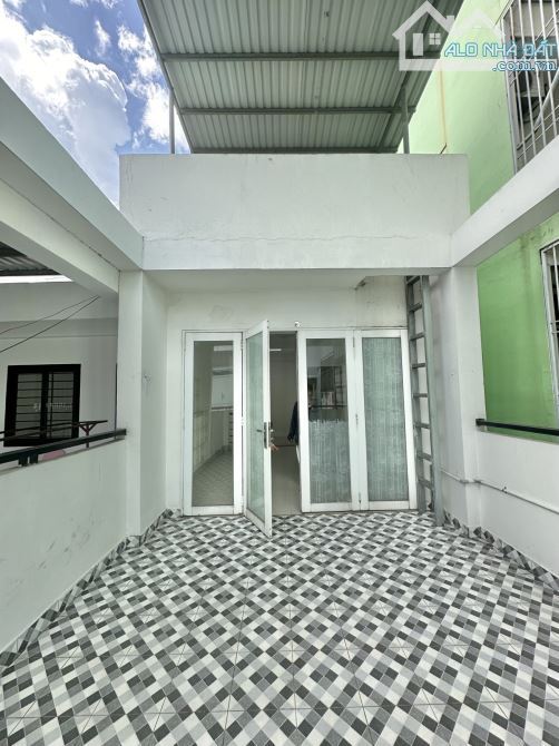 Bán nhà hẻm 343 Tô Hiến Thành. Q10. 5 tầng BTCT. Ngang 4.5m. Sổ vuông đẹp. Giá 11,x tỷ - 5