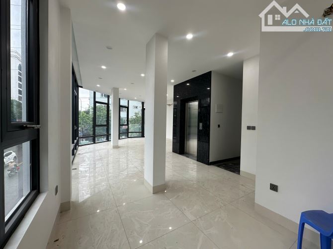 Cho thuê văn phòng tại Hoàng Công - Kdt Mậu Lương DT 65m2 giá rẻ, ô tô đỗ cửa - 6