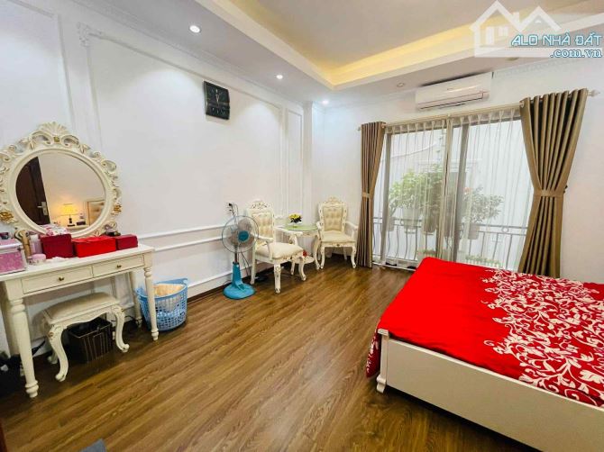 TÔI LÀ CHỦ NHÀ CẦN BÁN CĂN NHÀ tại XÃ ĐÀN 35 x 5 tầng 9,3 tỷ - 6