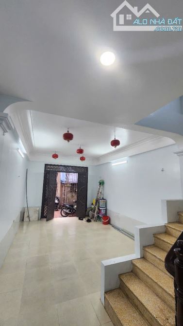Bán nhà 5 tầng Kim Giang, 2 mặt thoáng, 3 ngủ khép kín, full nội thất, giá chỉ 5.85 tỷ - 6