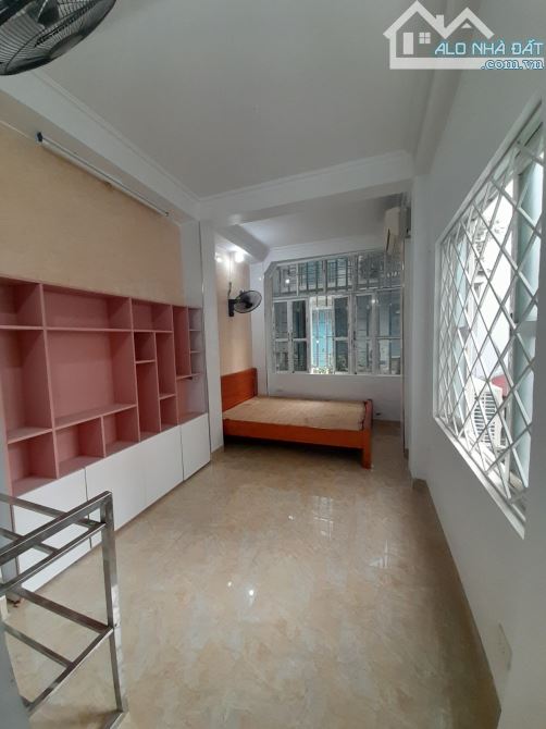 Bán nhà lô góc Kim Giang, ô tô tránh, kinh doanh tốt, dòng tiền 9tr/th, giá chỉ 5.9 tỷ - 6