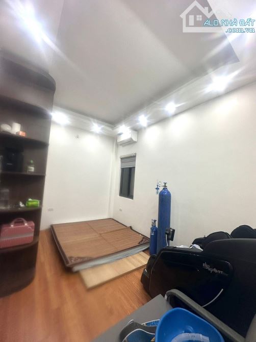 Bán nhà Yên Lạc 47/54m2, 5T, mt 4.5m lô góc, ngõ thông phân lô, oto vào nhà. Giá 15.6 tỷ