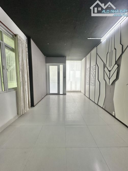 Bán nhà hẻm 343 Tô Hiến Thành. Q10. 5 tầng BTCT. Ngang 4.5m. Sổ vuông đẹp. Giá 11,x tỷ - 6
