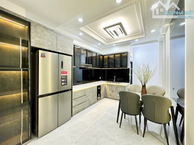 Bán nhà BTCT 1 trệt 2 lầu Huỳnh Tấn Phát Q7, 4PN, 45m², chỉ 5.5 tỷ - 7