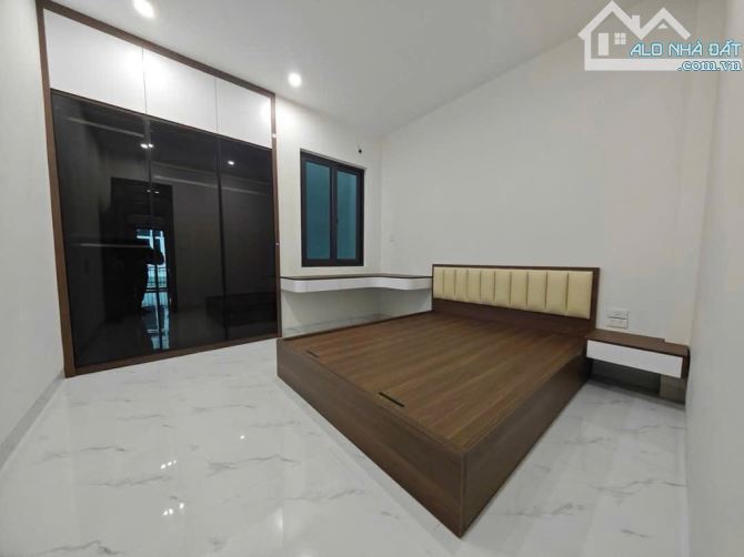 Bán nhà Lại Yên lô góc 42m2 mặt tiền 4m 4 tầng 4 ngủ gần hồ, trường học, chợ 4 tỷ 9 - 6