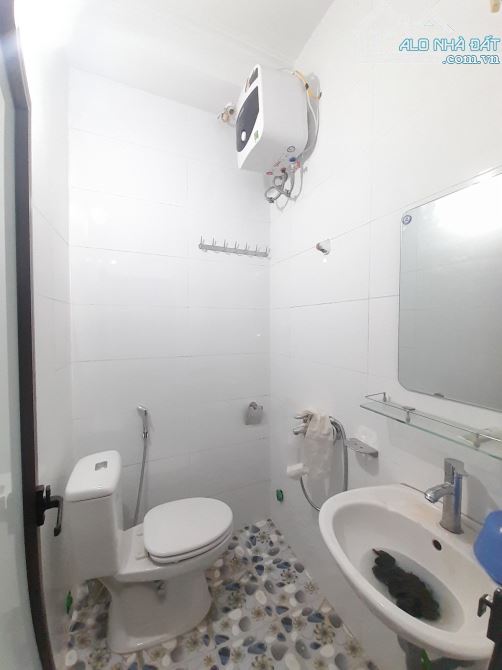Bán nhà lô góc Kim Giang, ô tô tránh, kinh doanh tốt, dòng tiền 9tr/th, giá chỉ 5.9 tỷ - 7