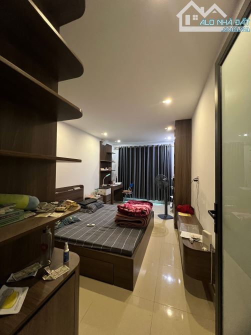 Bán nhà Hồng Mai 43m2, 4T, mt 3.4m oto đỗ cửa, ngõ thông kdoanh, 2 thoáng. Giá 13.85 tỷ - 7