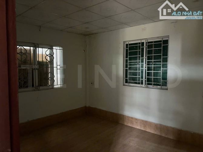 Kho xưởng bãi 200m² có văn phòng, trong KDC Bình Nhựt - 7