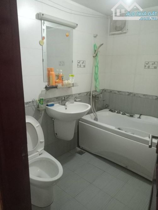 Nhà đẹp ở luôn Lạc Long Quân Cầu Giấy. Sổ vuông 80m, 5 tầng MT5m Giá 26 tỷ Ngõ ô tô tránh - 8
