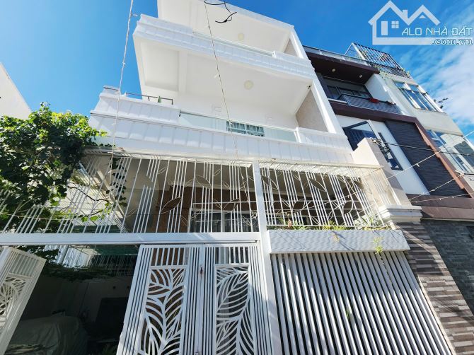Bán nhà 3 tầng full nội thất – hẻm Nguyễn Biểu – cách biển chỉ 500m – giá chỉ 6,5 tỷ - 8