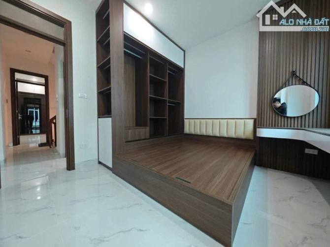Bán nhà Lại Yên lô góc 42m2 mặt tiền 4m 4 tầng 4 ngủ gần hồ, trường học, chợ 4 tỷ 9 - 7
