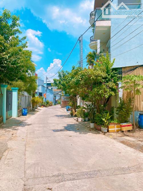 NHÀ 2 TẦNG NGAY LÃ XUÂN OAI, LÊ VĂN VIỆT - ĐƯỜNG Ô TÔ TRÁNH - 90M2  TẶNG NT SANG TRỌNG - 9